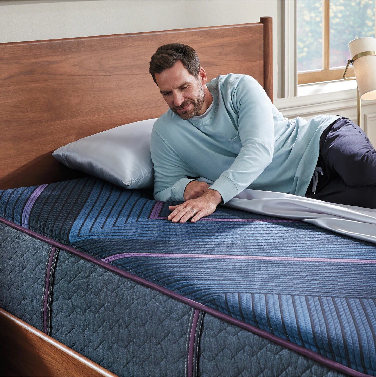 Simmons Beautyrest World Class Level 3 Hybrid Firm